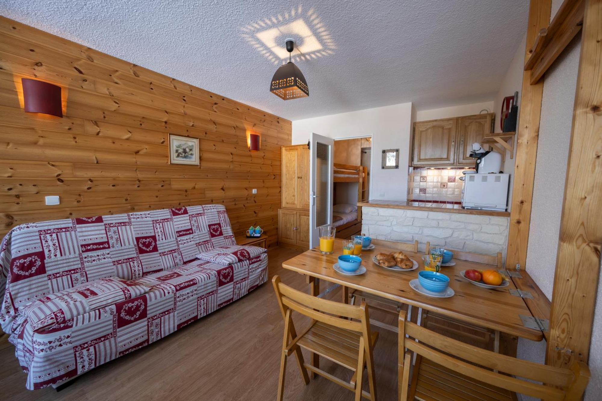 Doux Crepuscule - Au Bord Des Pistes - Parking Apartment Enchastrayes Exterior photo
