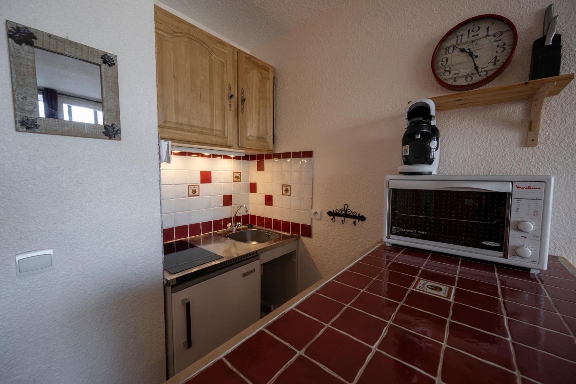 Doux Crepuscule - Au Bord Des Pistes - Parking Apartment Enchastrayes Exterior photo